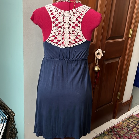 Mudd  lace Back dress  low-cut V front  EUC Midriff style  navy blue/cream Sz XS - Picture 9 of 14